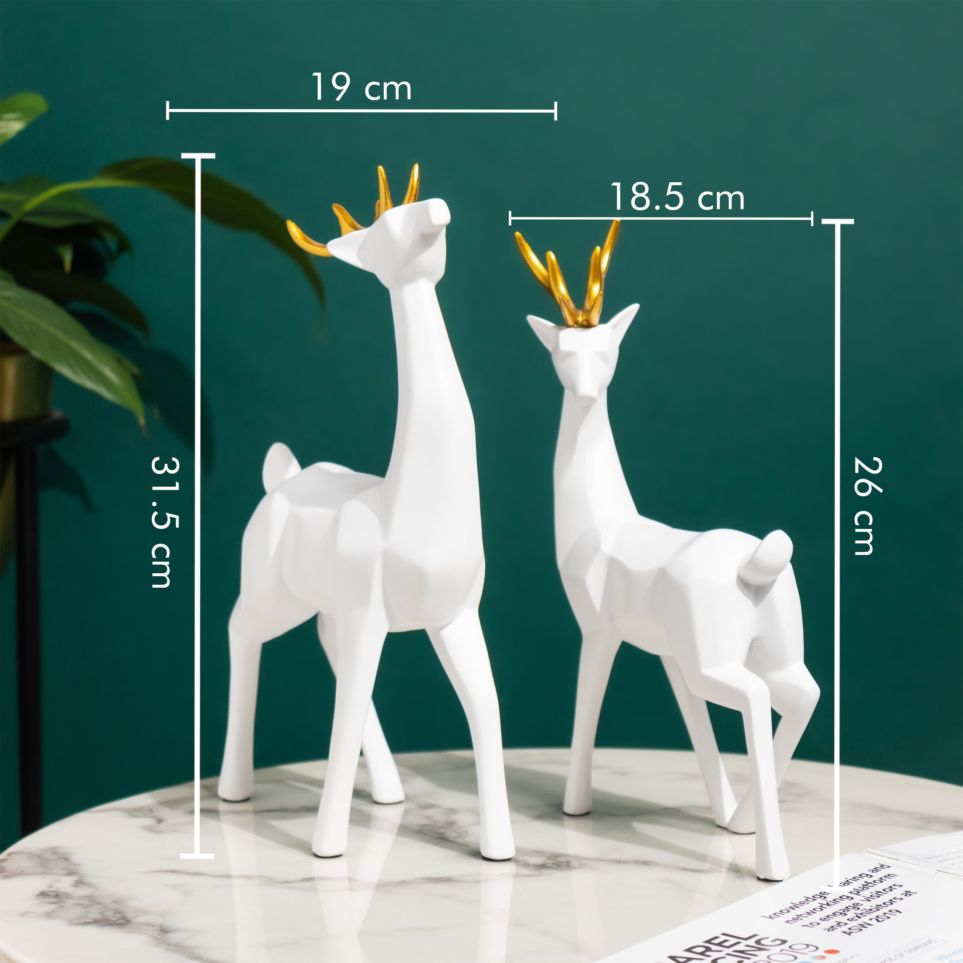Geometrical Deer Figurines White & Gold (Set of 2) Artifacts The June Shop