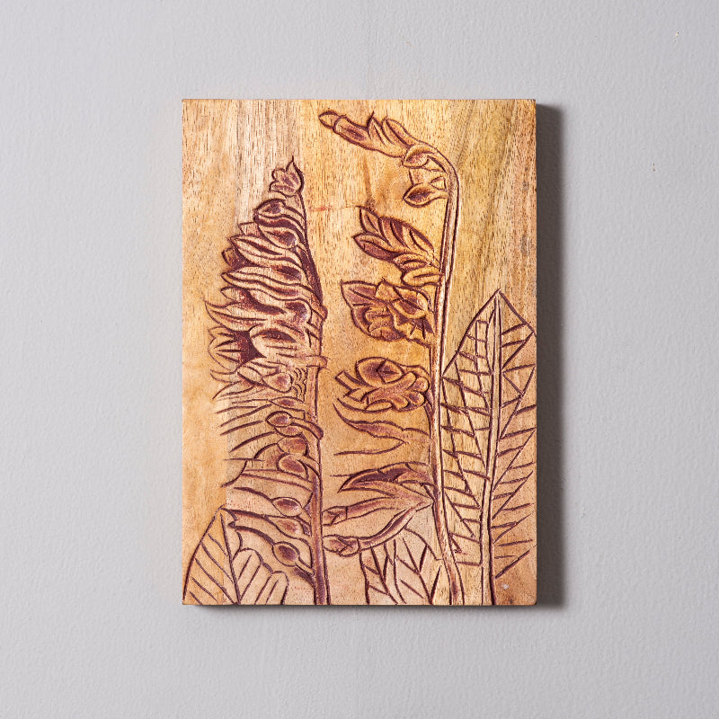 Crimson Oasis – Luxury Carved Wall Plate