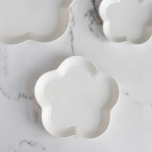 Pretty Flower Shaped Plate Dinner Plates June Trading Medium White