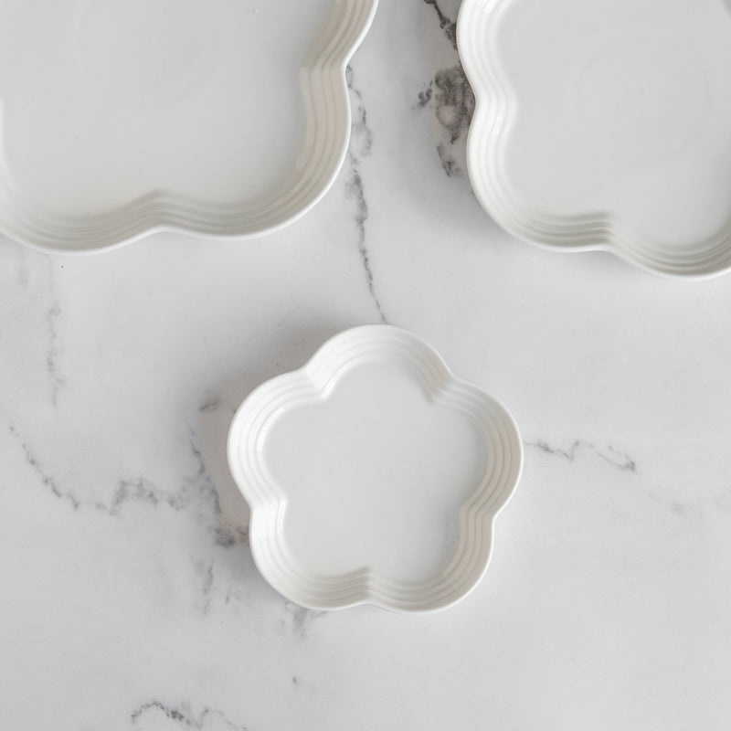 Pretty Flower Shaped Plate Dinner Plates June Trading Small White