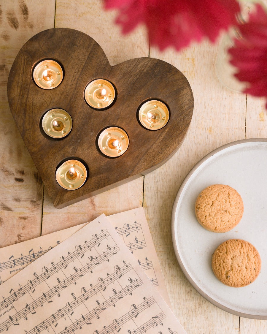 Wooden Heart Shaped Tea-Lights Tray Tea-Light Holder June Trading