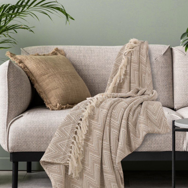 Zig-Zag Pattern Beige Ivory Woven Throw