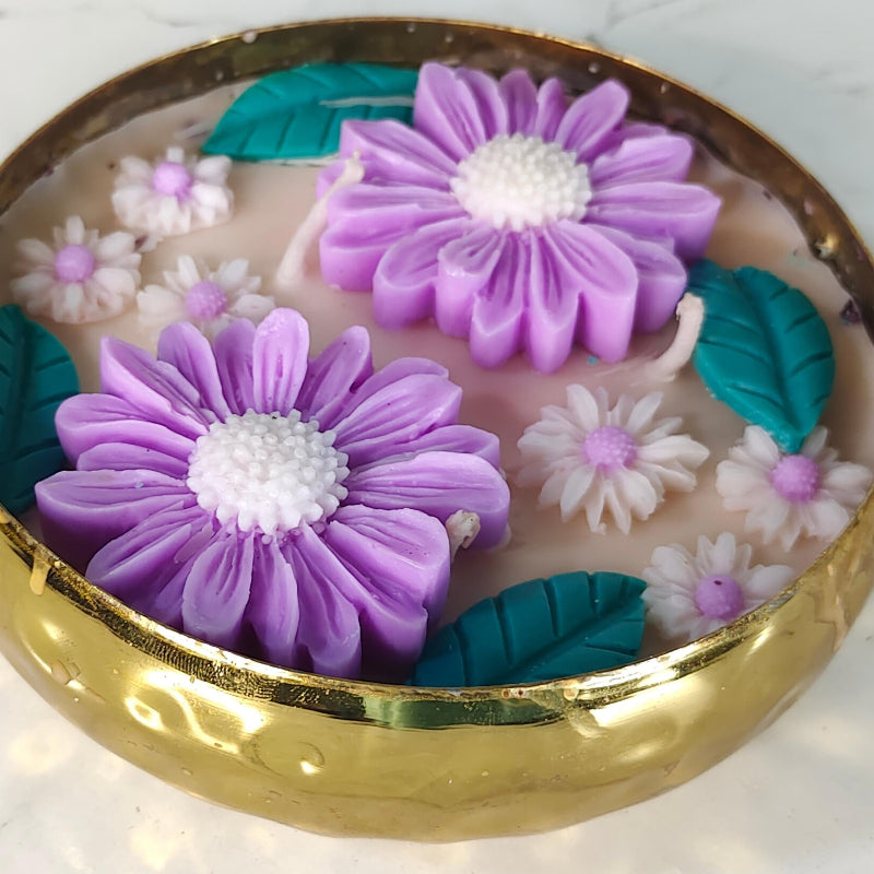 Large Soywax Candle In Metal Pot Two Flower With Petals