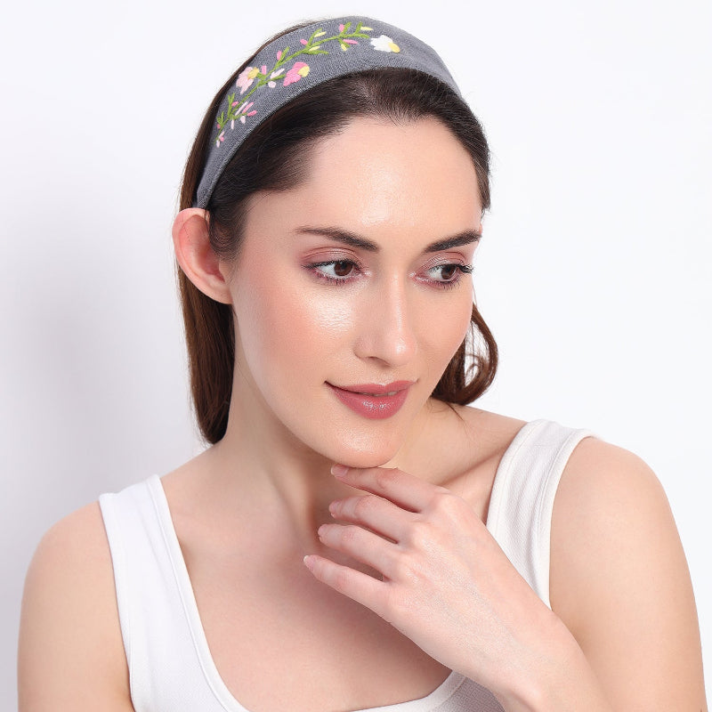 Sirevest Mystic Floral Charm Band