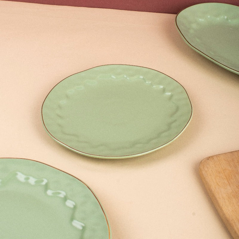 Merak Gold Rim Starter Plate | Fern Green