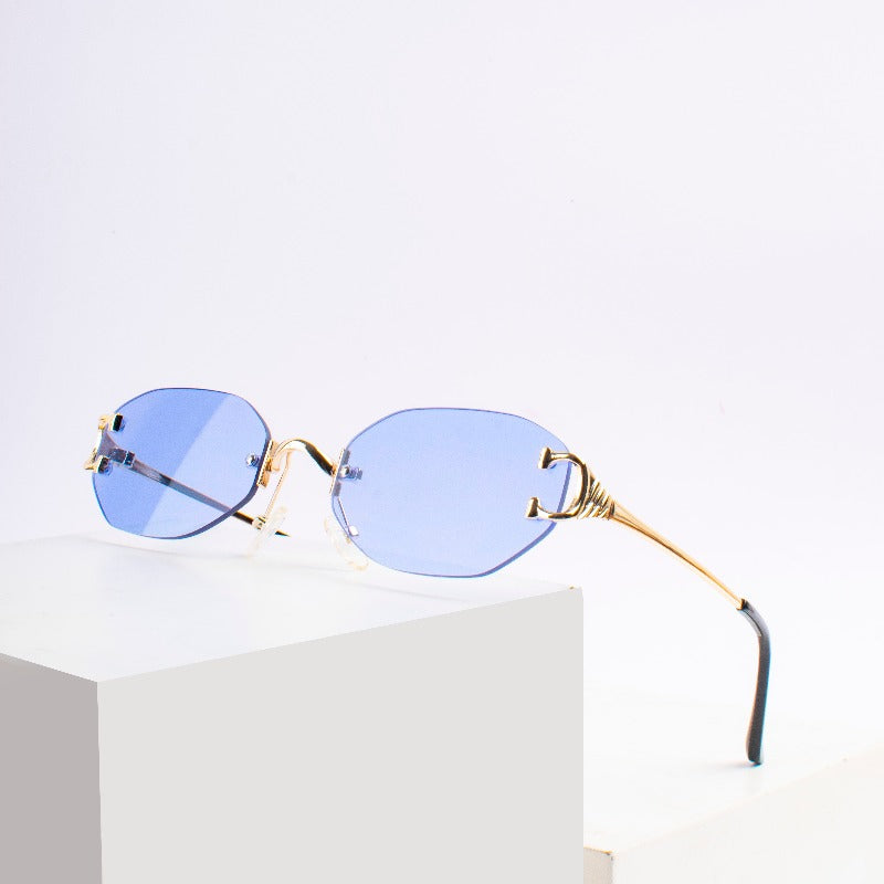 Twisted Glimpse Sunglasses