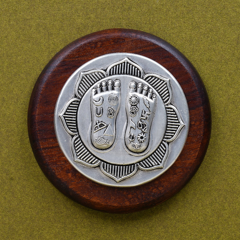 SABERA Lakshmi Charan On Lotus – Set On Elegant Wooden Plank Silver
