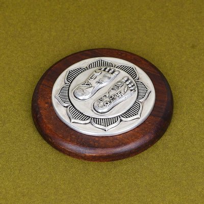 SABERA Lakshmi Charan On Lotus – Set On Elegant Wooden Plank Silver