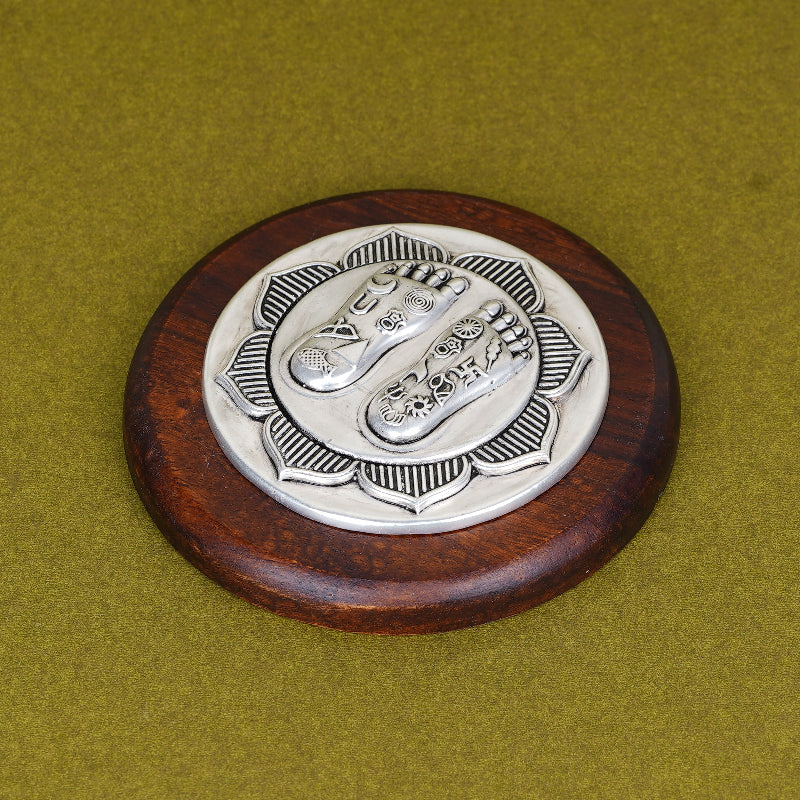 SABERA Lakshmi Charan On Lotus – Set On Elegant Wooden Plank Silver