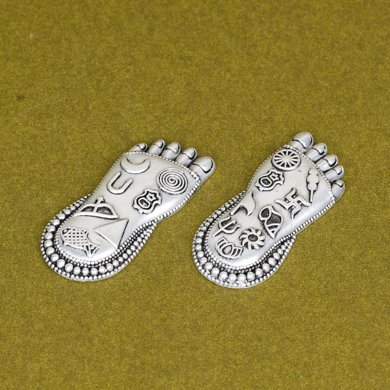 SABERA Lakshmi Charan  – Set On Elegant Wooden Plank Silver