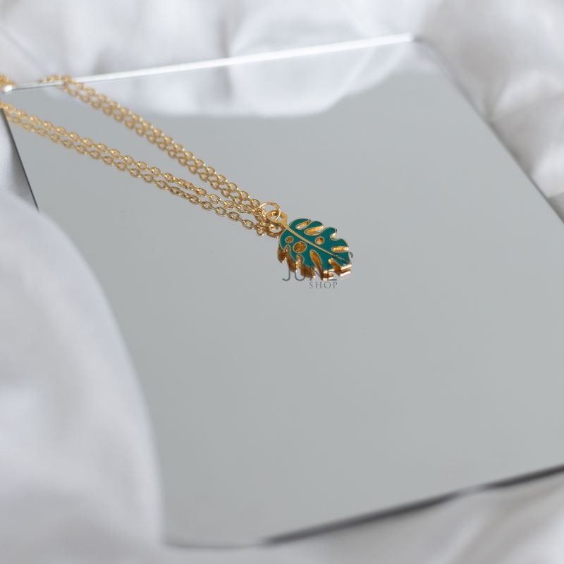 Leaf Pendant - Necklace Necklace June Trading   