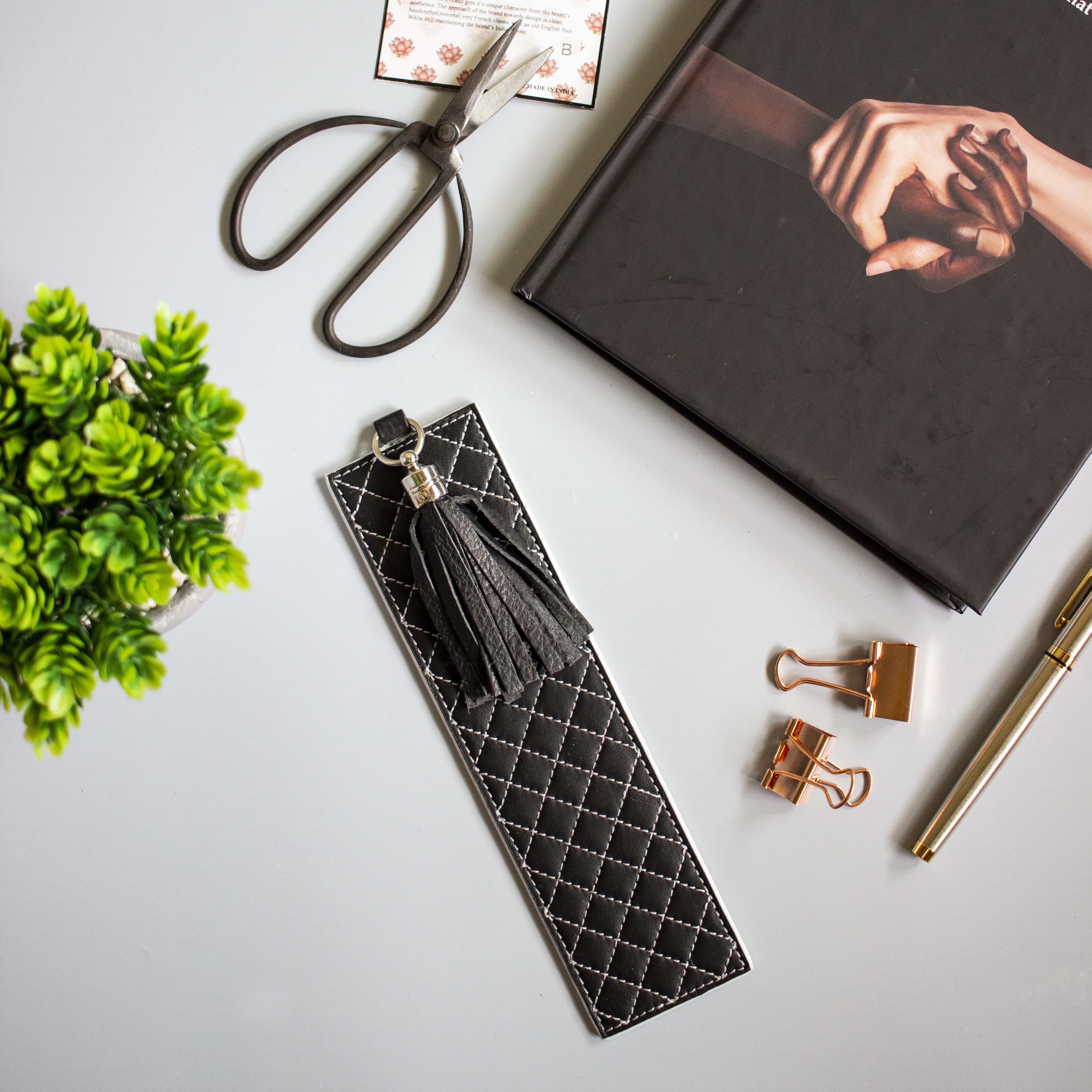 Tudor - Leather Bookmark Bookmarks Pipa Box   